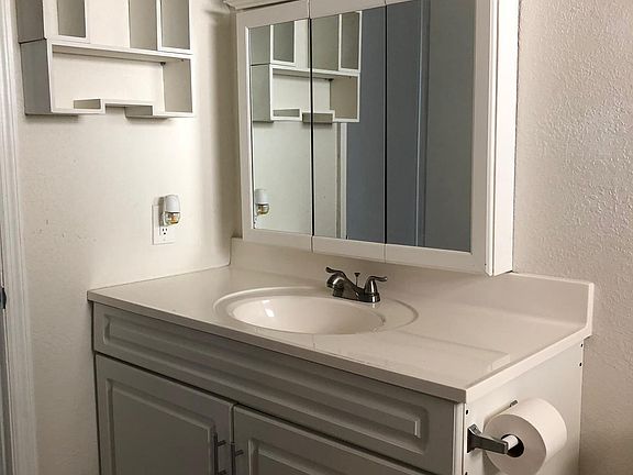 3rd image of 15600 NW 7th Ave APT 615