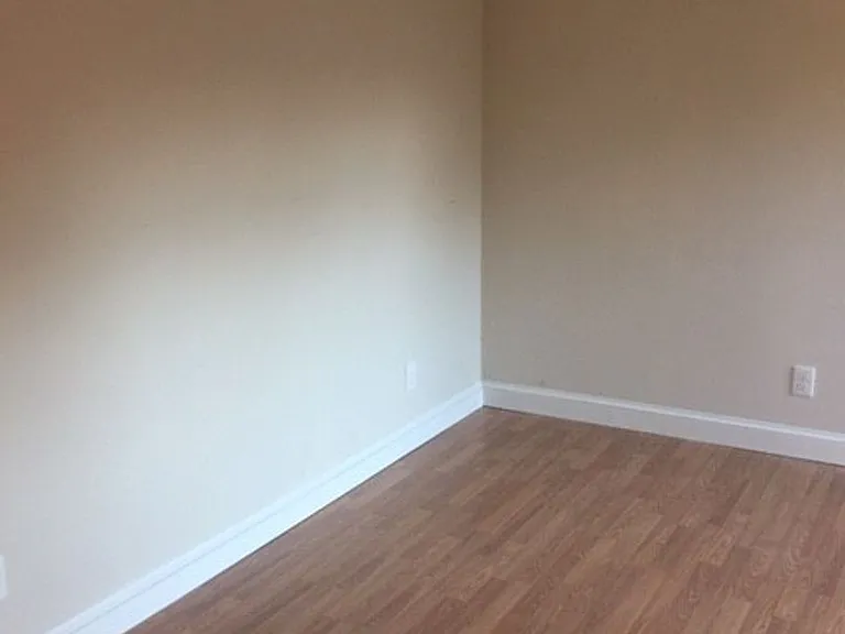210 Pineleaf Ln — Photo 12