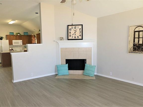 5th image of 1115 Mule Deer Dr