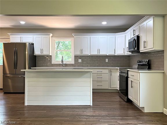 3rd image of 3842 Faith Ave