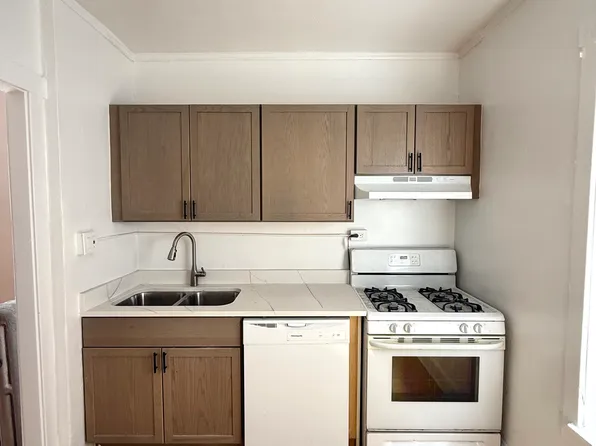 800 Washington St APT 3, Evanston, IL 60202