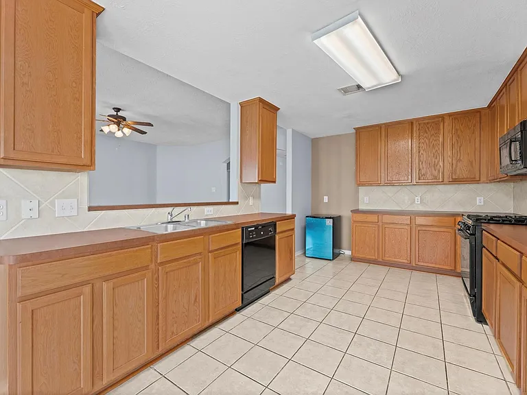 15107 Summer Sunset Dr — Photo 6