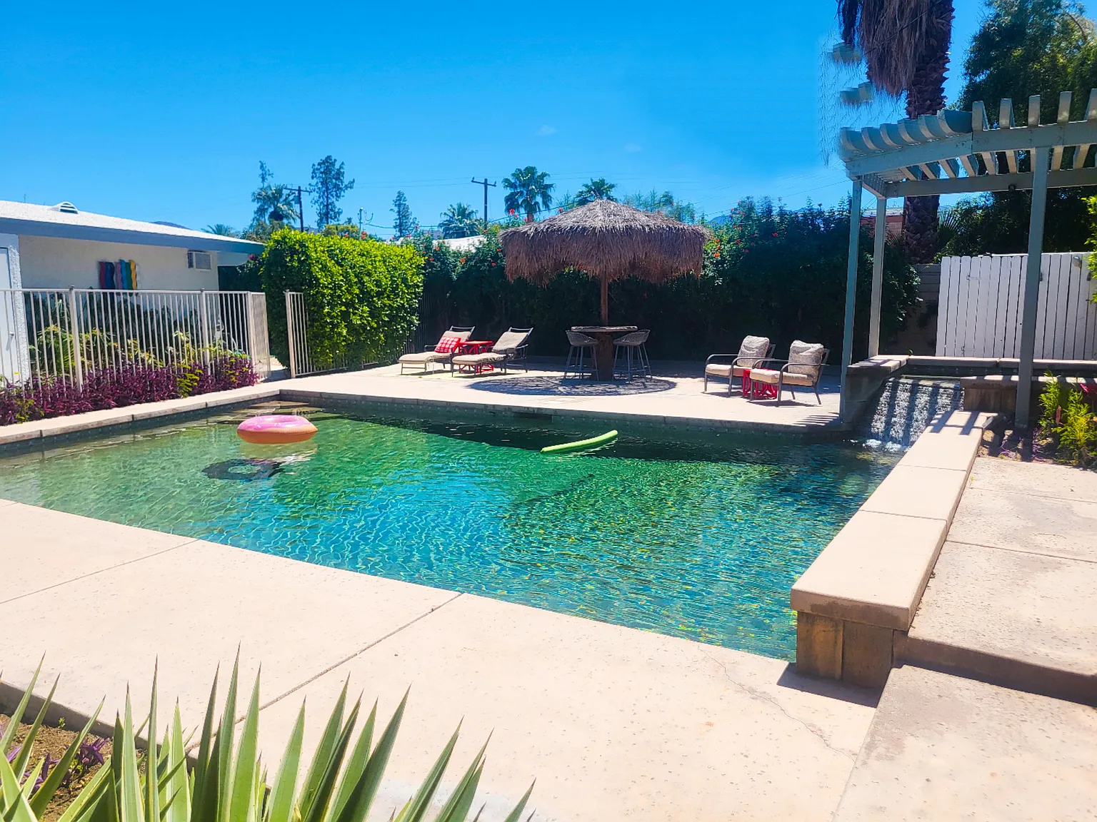 1 bed, 300 sqft, $1,300 — Photo 2