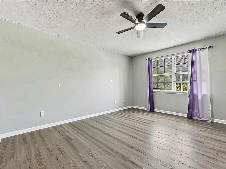 114 Cunningham Pl #B — Photo 15