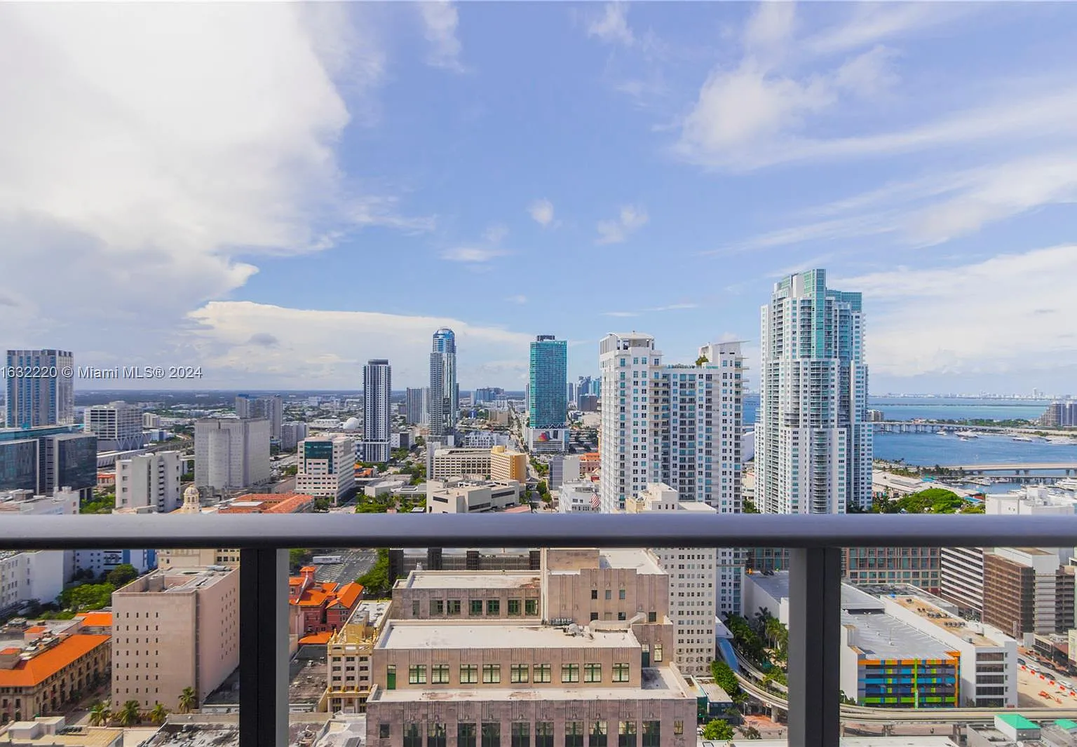 1 bed, 430 sqft, $2,400 — Photo 2