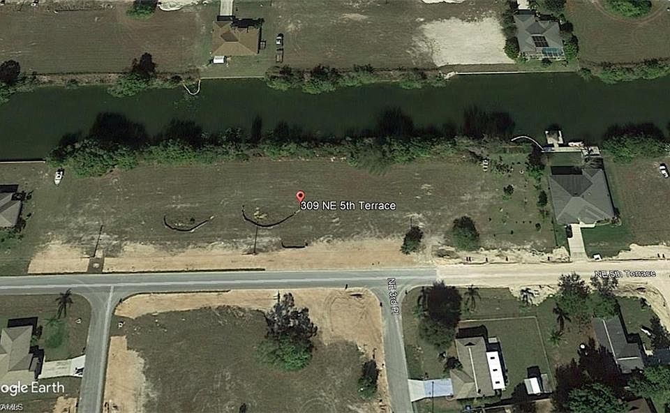 2nd image of 309 NE 5th Ter