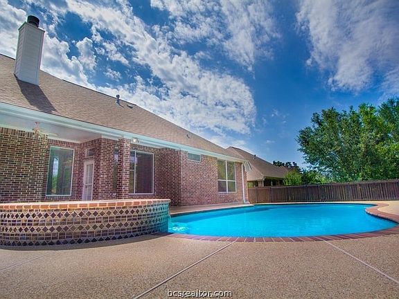 3rd image of 3710 Williams Trace Dr