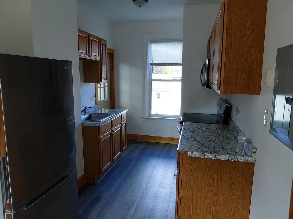 31 S William St #4