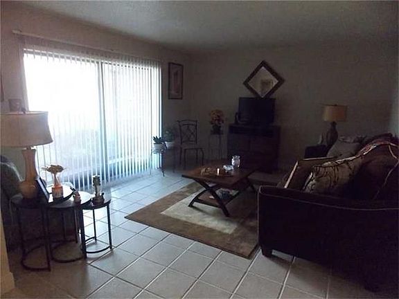 4th image of 2031 Bayou Ln #2031B