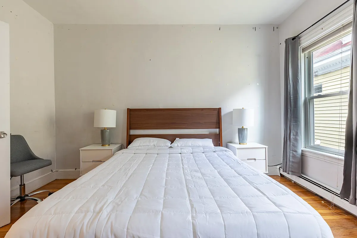 Building Photo - 59-61 Hillside St #3L