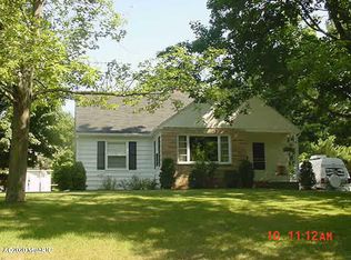 610 W South St, Greenville, MI 48838