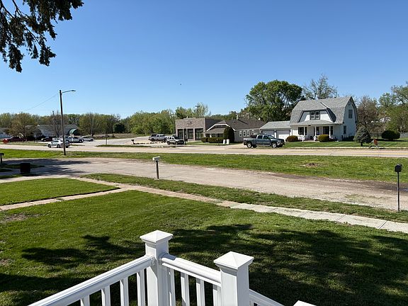5th image of 20471 Victor Ave