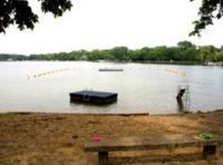 2450 Maybury St, West Bloomfield, MI 48324