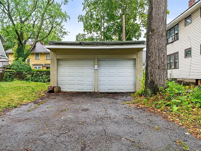 19 Genesee Park Blvd — Photo 4