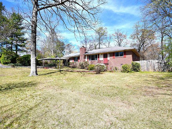 5th image of 323 Elizabeth Dr