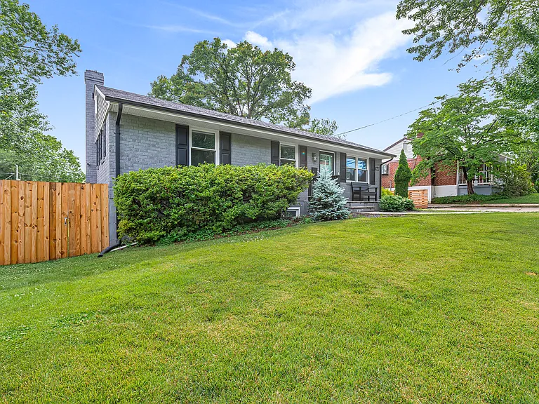 4610 Coachway Dr — Photo 2