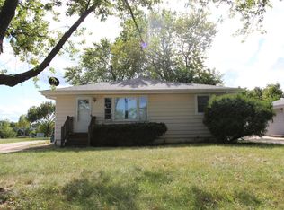 443 S Old Rand Rd, Lake Zurich, IL 60047