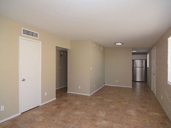 3rd image of 336 W Kentucky St