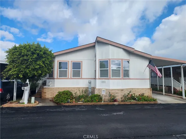 221 Albatross Ln, Fountain Valley, CA 92708