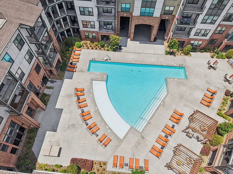The Kirkwood Apartments at Edgewood — Photo 15