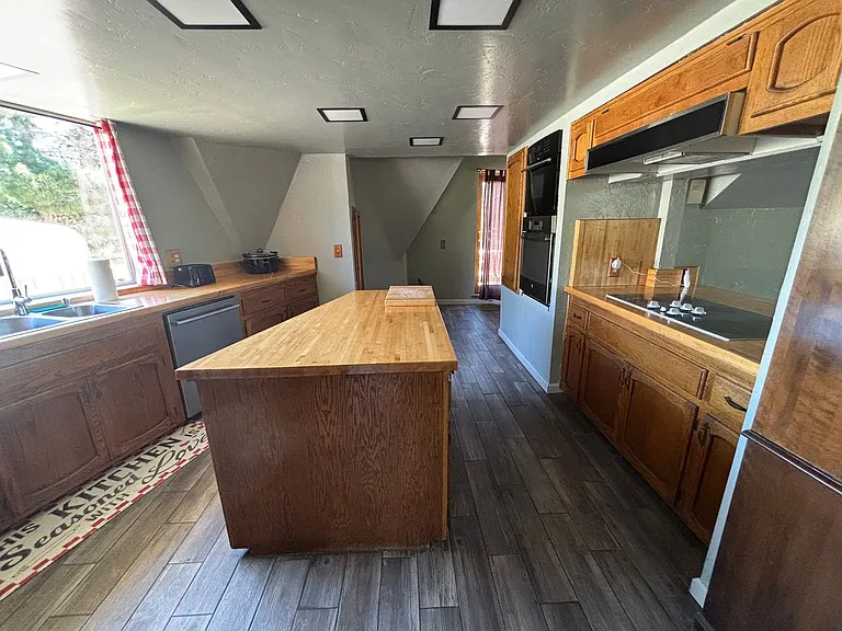 13633 Summit Valley Rd — Photo 41
