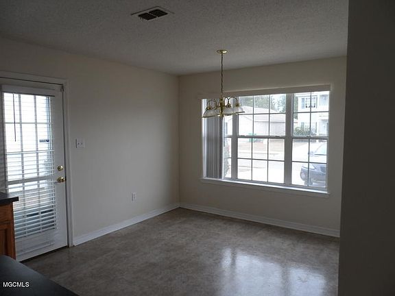 4th image of 11103 Sonja Dr