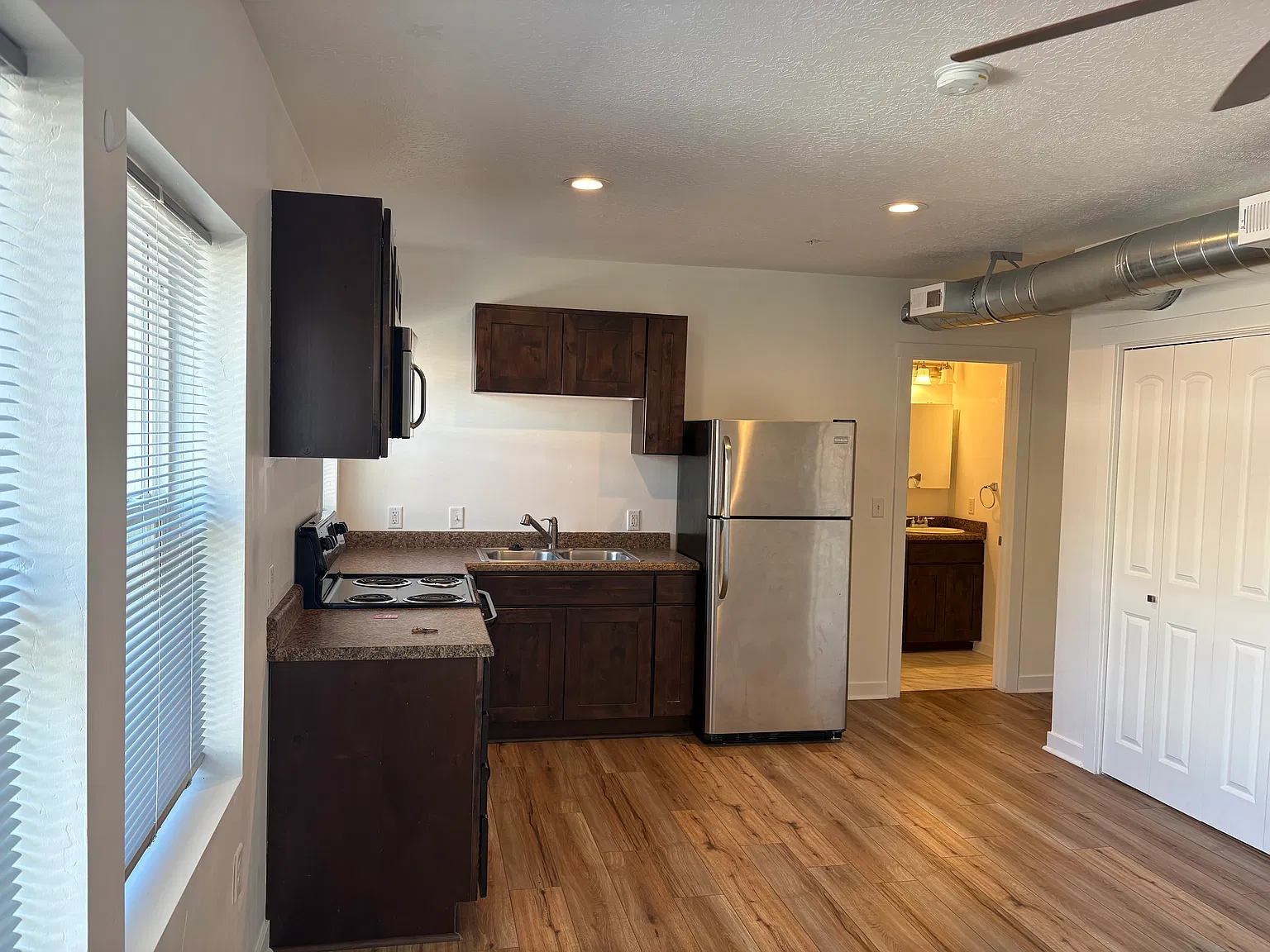 419 E 200 S — Photo 4