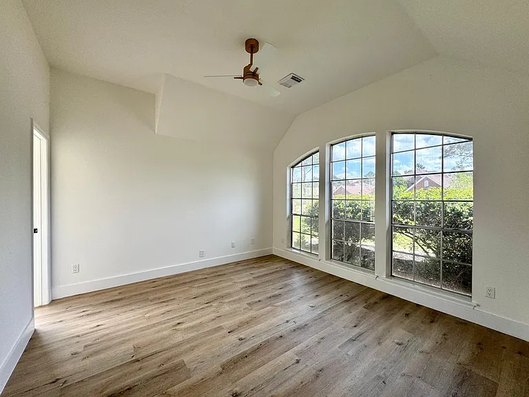 6427 Liberty Valley Dr — Photo 3
