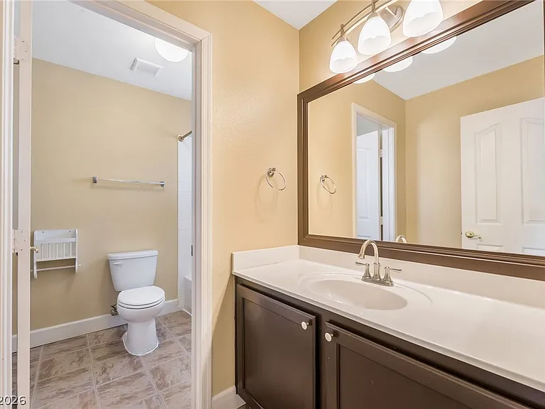 271 Pointe Ranier Ave — Photo 23