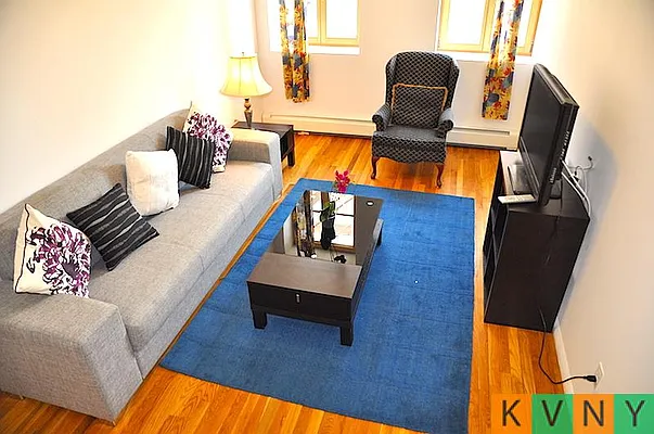 Rented by KVNY Soho | media 11