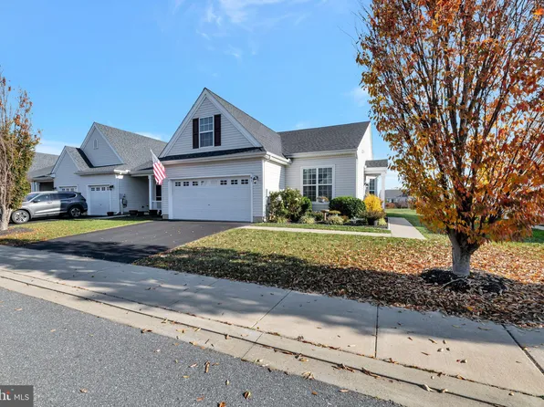 41 Grand National Ln, Newark, DE 19702