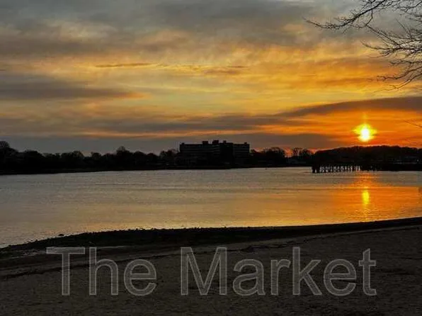 75 Avalon Ave, Quincy, MA 02169