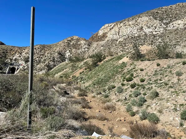 12571 Capra Rd, Santa Clarita, CA 91390