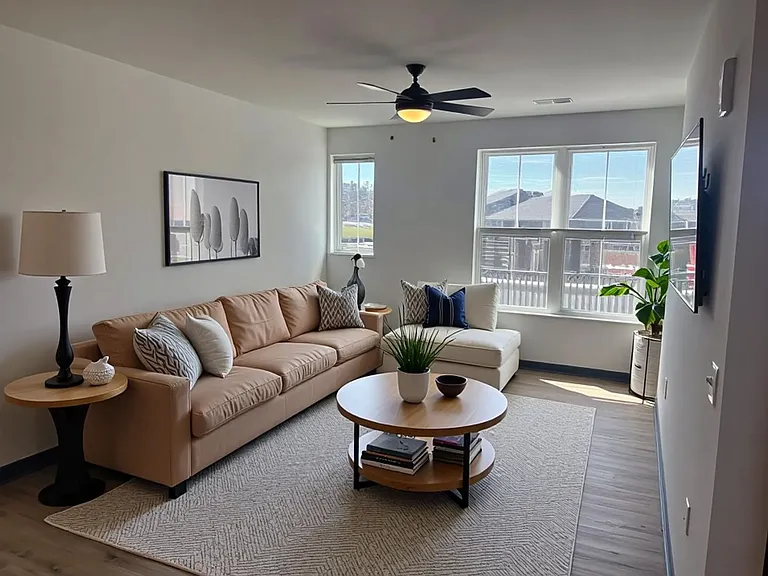 Homestead Luxury Apartments — Photo 15
