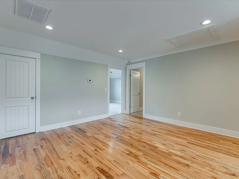 2318 Large Oak Dr — Photo 25