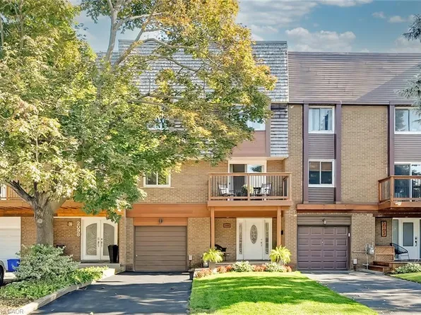 2100 Worthington Dr, Oakville, ON L6L 1E3