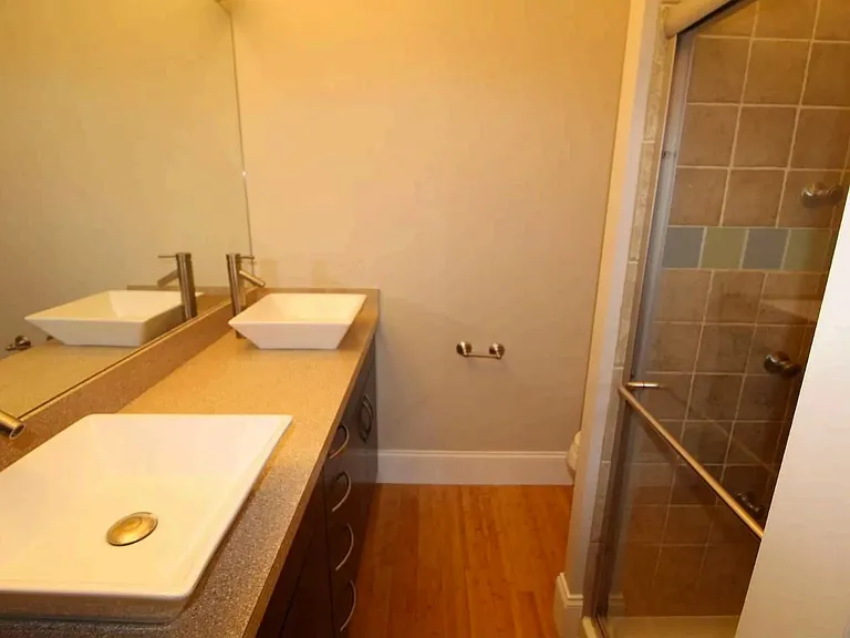 636 S Pearl St — Photo 16