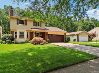 13162 Beresford Dr, Sterling Heights, MI 48313