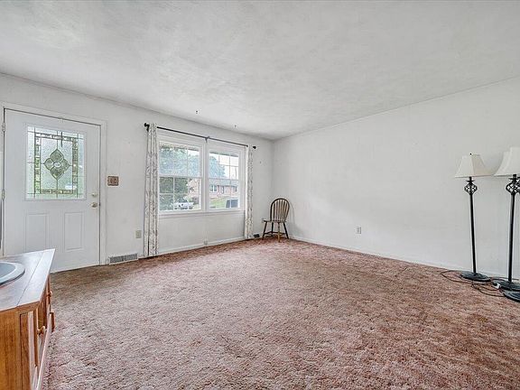 3rd image of 5515 Taney Dr