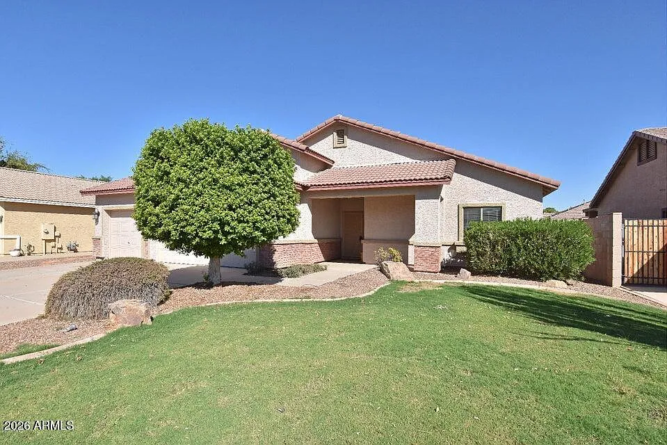 3 bed, 2.0 bath, 1450 sqft, $2,495 — Photo 2