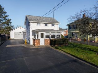 312 Delaware St, Saugerties, NY 12477
