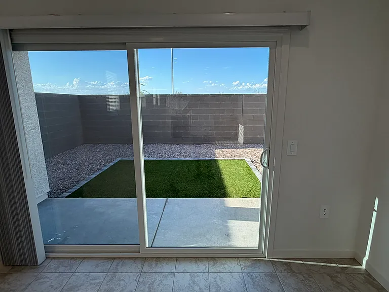 2702 W Shepperd Ave — Photo 14