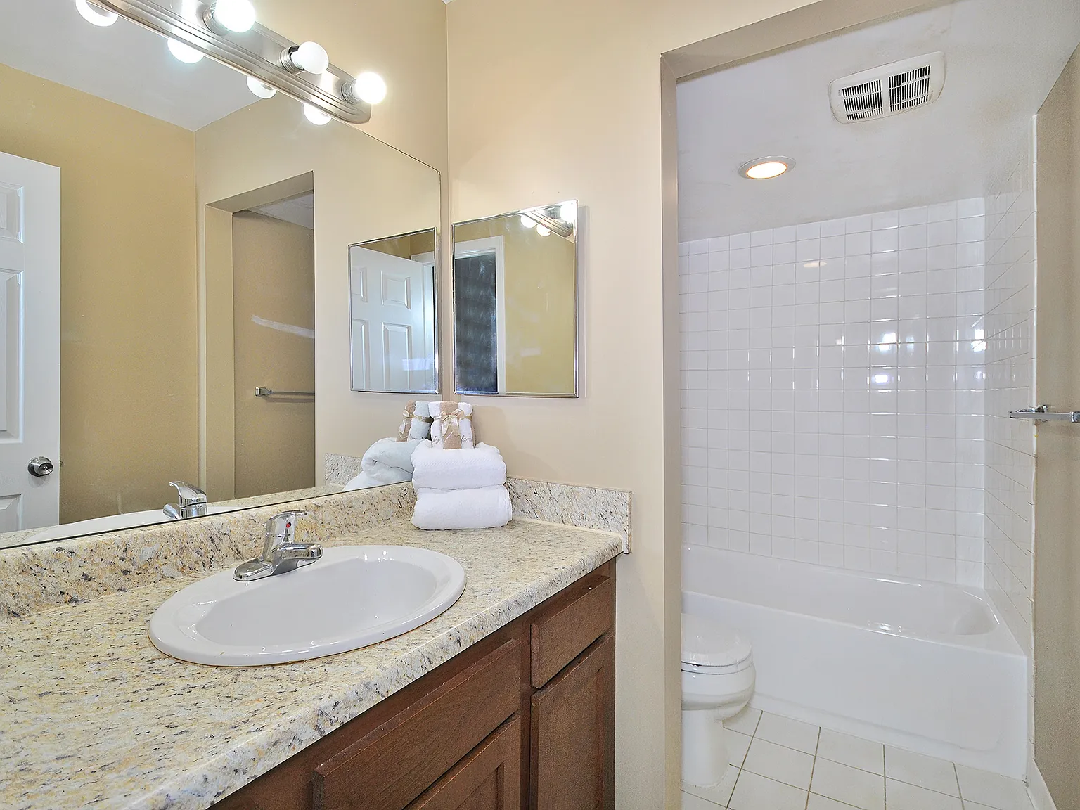 Woodcrest Apartments — Photo 4