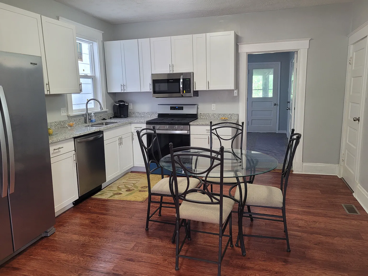 3 bed, 1244 sqft, $1,950 — Photo 4