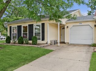 2158 College Dr, Glendale Heights, IL