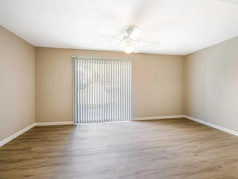 Pine Ridge Apartments — Photo 9