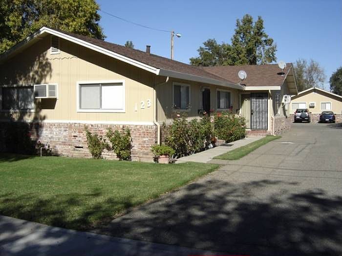 123 W Beverly Street View