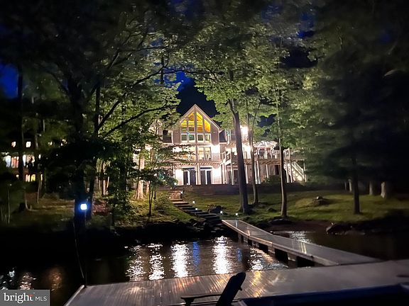 3rd image of 214 Meadow Mountain Ln