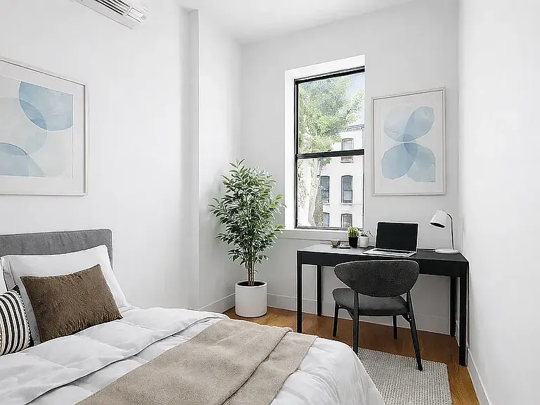 385 Chauncey St #1R — Photo 7