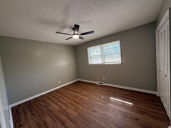 5th image of 304 White Rock Rd